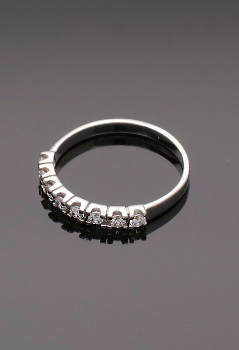 Anillo oro, medía alianza piedras. 243_349-00225 anillo-oro-ley-media-alianza-piedras-i-rfcia.243_349-00225_1_1 vista sin recortar fondo negro