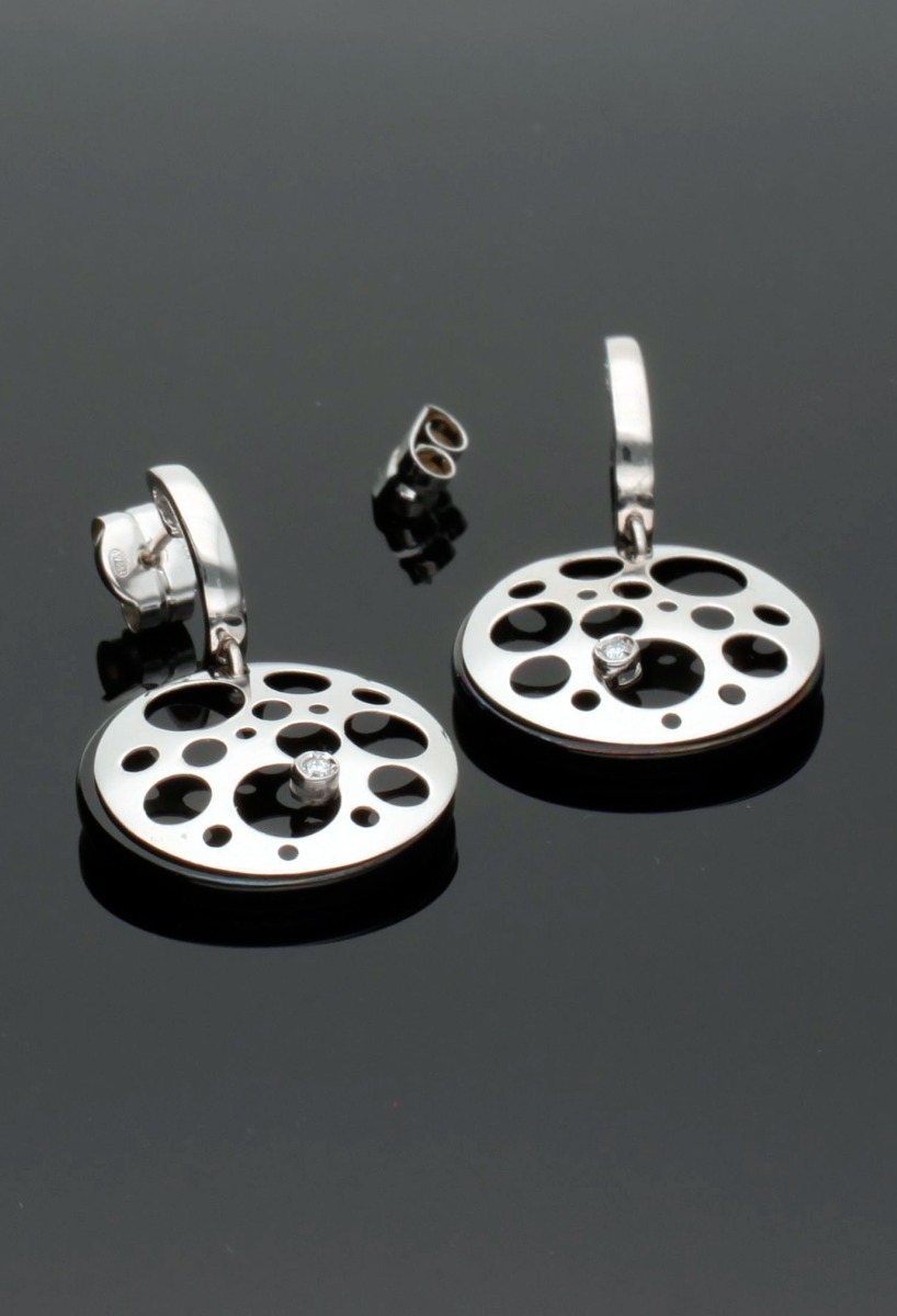 Pendientes largos oro blanco 18k con diamante y onix 095_424994-P pendientes largos oro blanco 18 kilates con onix y diamantes foto sin recortar