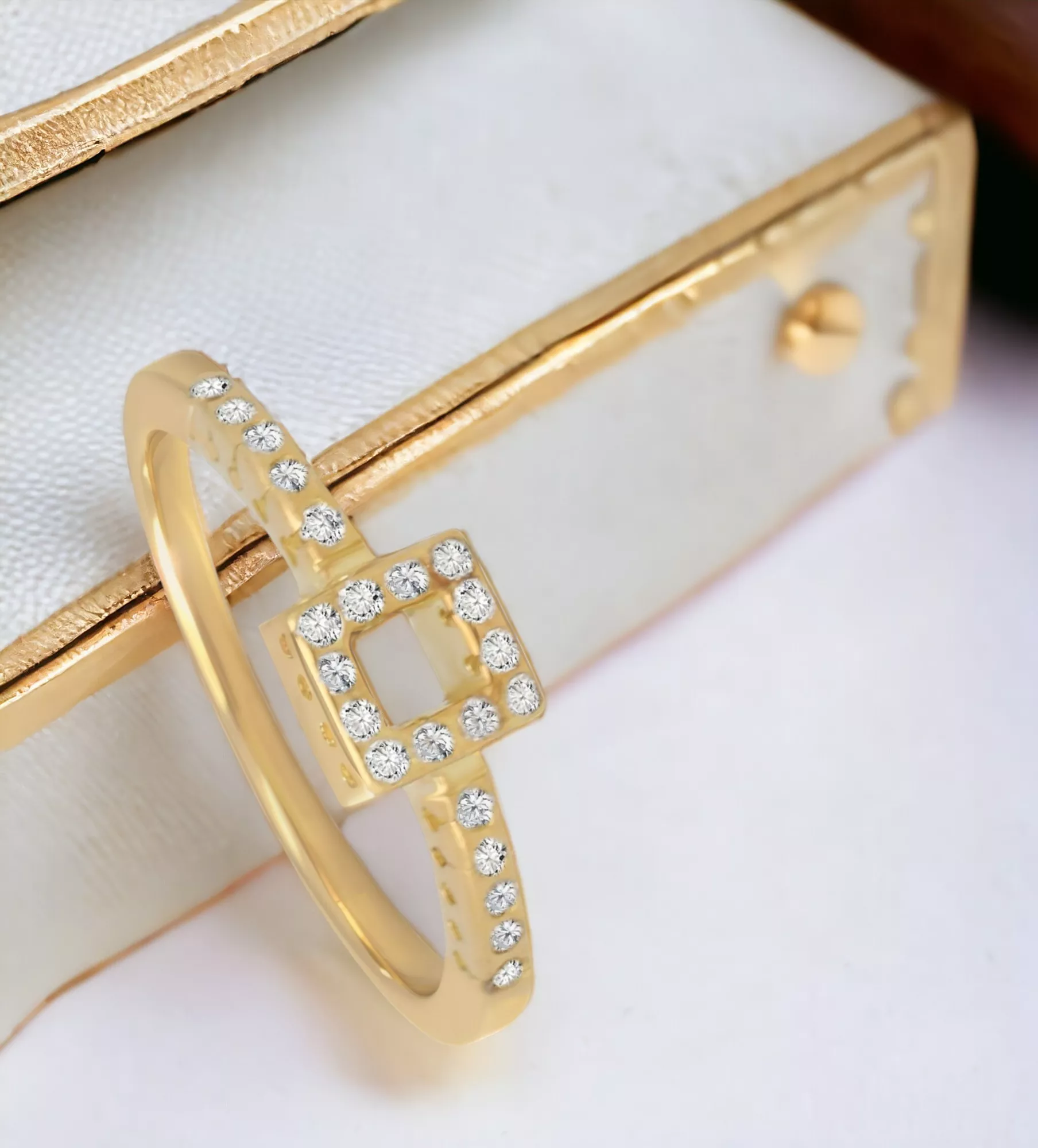 Anillo de oro amarillo y brillantes "Cuadrante de Luz" Sortija de oro amarillo 18 ktes. con diamantes 192_Z0367-2