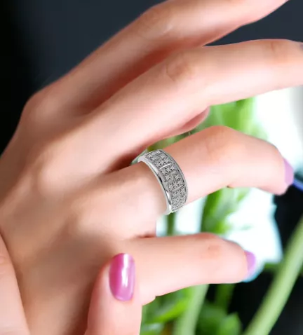 anillo de oro modelo greca con brillantes foto modelo uno