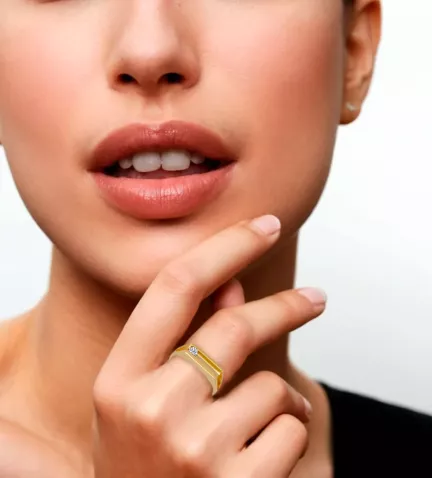 anillo de oro con circon 057 01955 0008 11