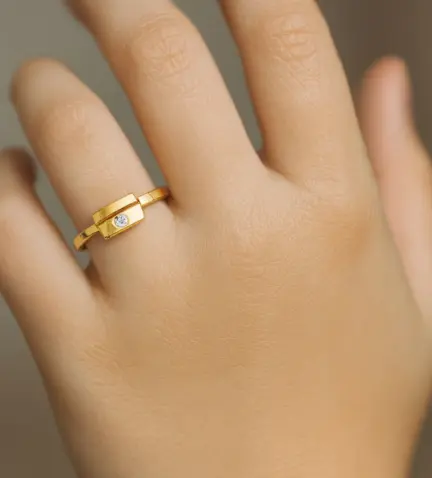 anillo-de-oro-para-nina-comunion-139_5015-S modelo mano nina