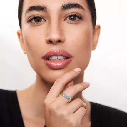 anillo de oro amarillo 18 ktes vista modelo