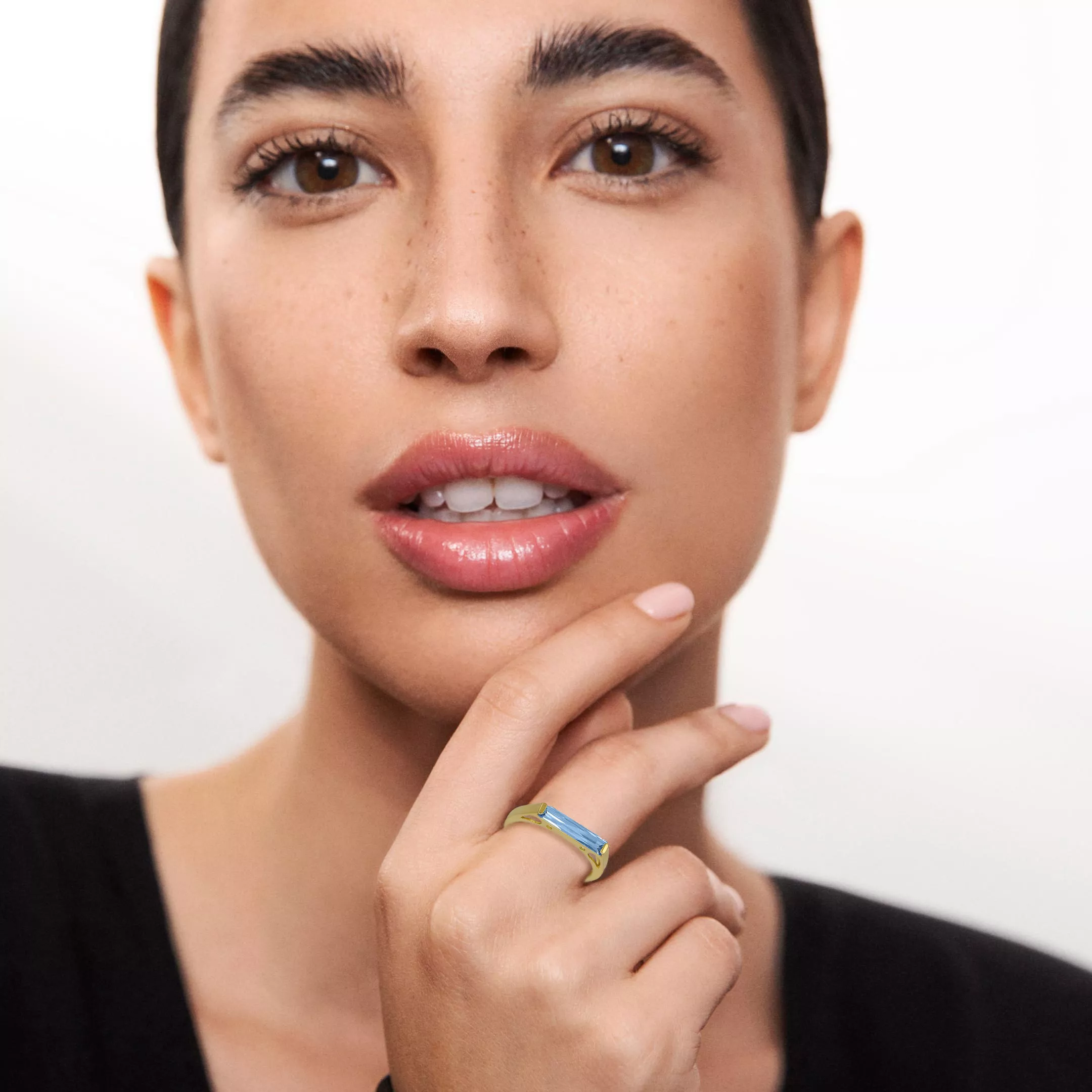 anillo de oro amarillo 18 ktes vista modelo