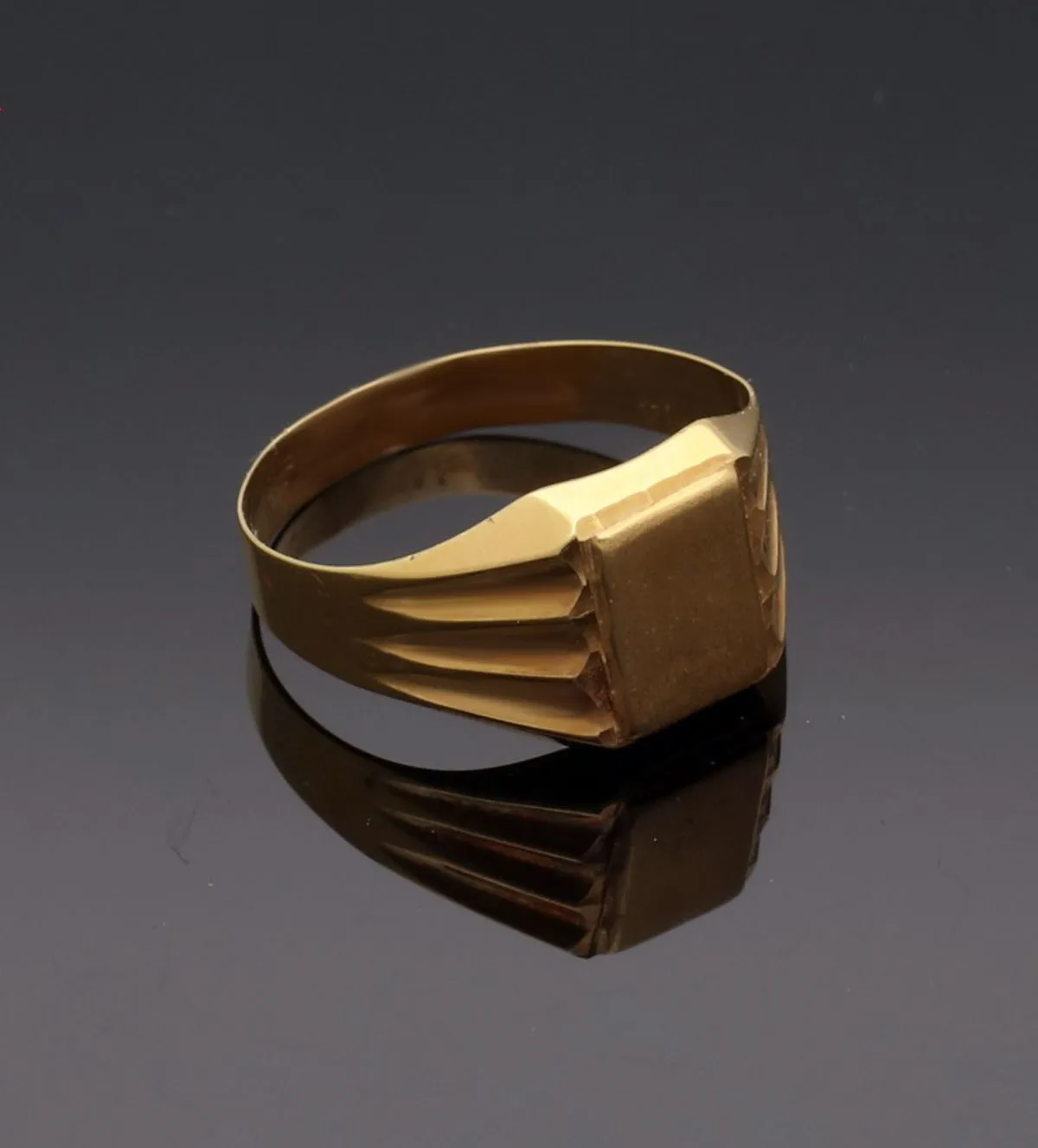 Anillo de oro sello para mujer o niño 002_941-S anillo-de-oro-sello-nino-para-grabar-002_941-S toma fisica sin retoque