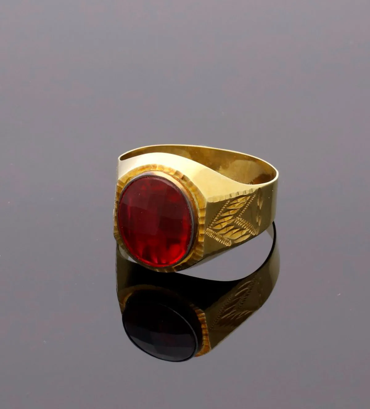 Anillo de oro 18k sello para hombre rubí simil 002_222-S anillo-de-oro-sello-para-hombre-rubi-sintetico-002_222-S toma sin retoque