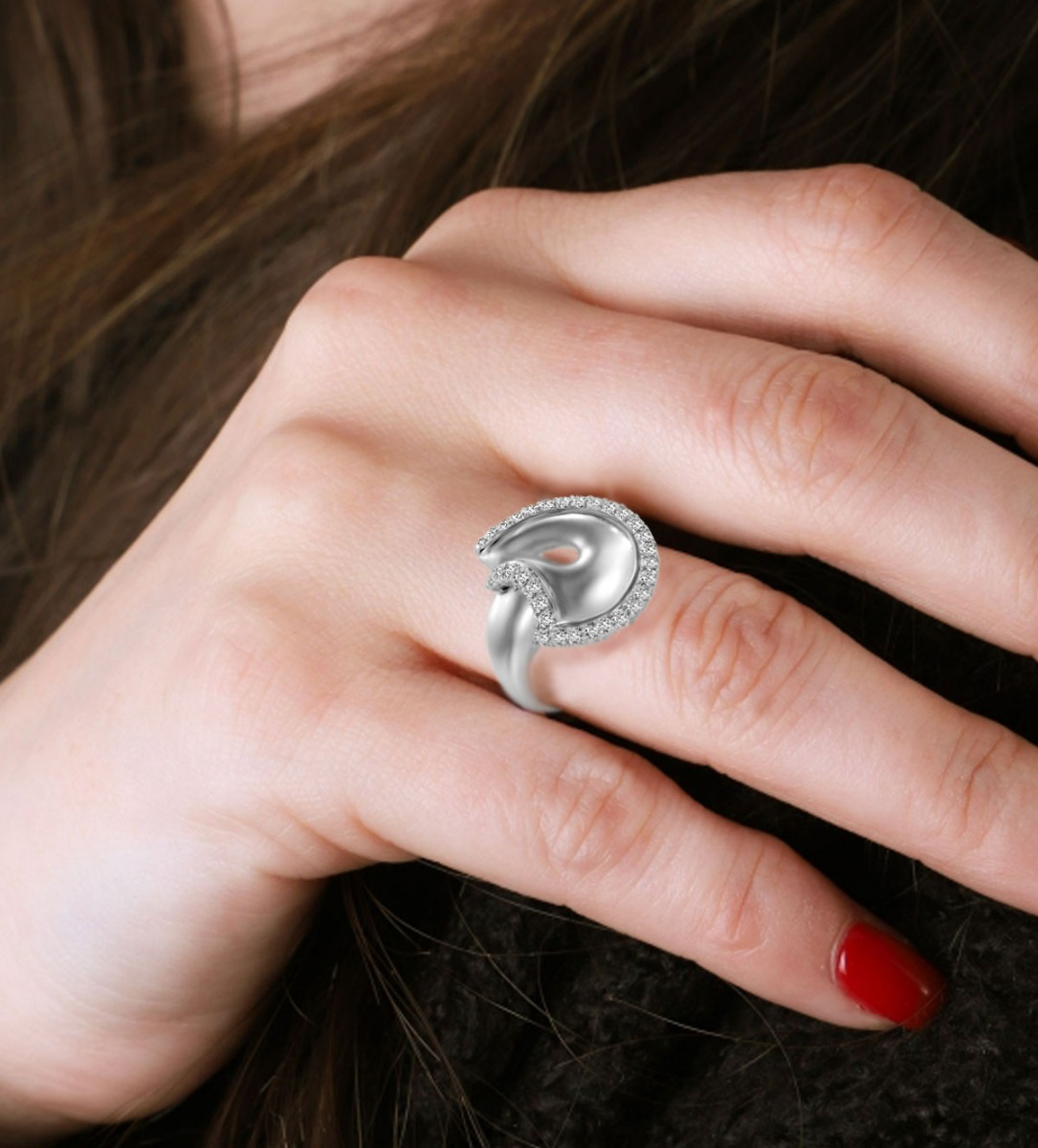 Anillo oro blanco ley 18 ktes con diamantes 083_VI1101341 anillo de oro blanco con diamantes toma modelo para tienda online el rubi joyeros