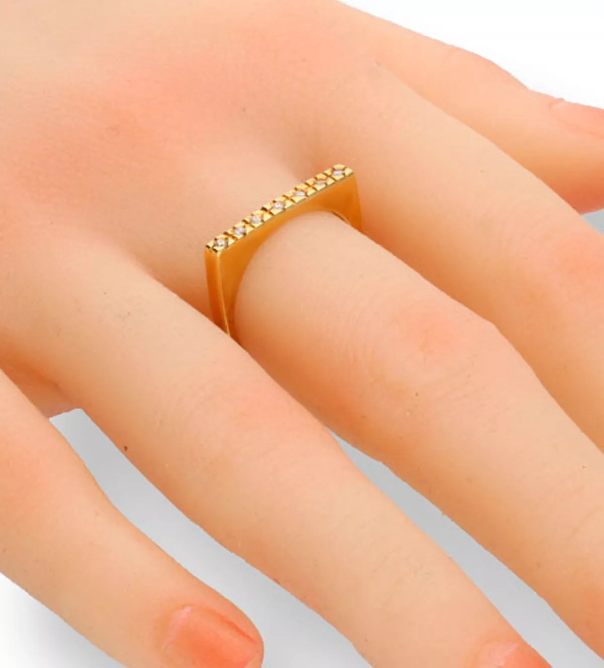 Anillo de oro amarillo y diamantes "Rehegua" anillo de oro y brillante rehegua foto maniqui