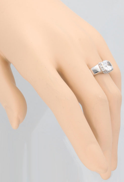 Sortija de plata con circonita central y orla 103_YR1217-Z anillo plata cuarzo cristal y circonitas toma modelo 103_YR1217-Z_03