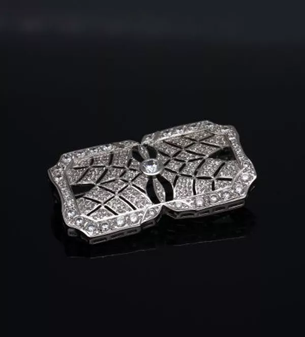 Broche de plata para solapa "Tudor" broche de plata para solapa foto fisica sin retoque