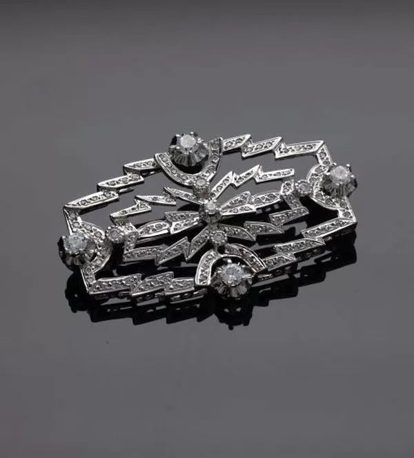 Broche de plata para solapa "Isabel" broche de plata para solapa Isabel toma sin retoques