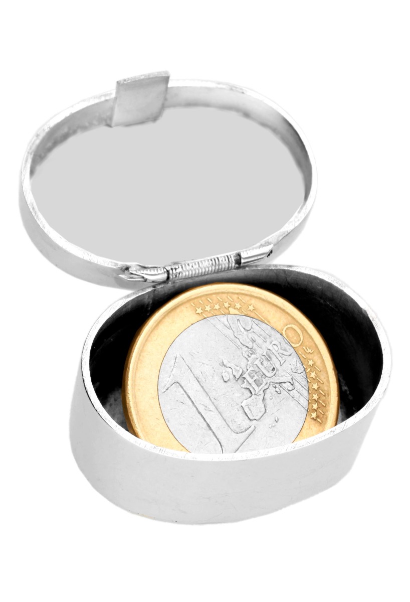 Caja pastillero de plata ley forma oval 037_U41309 caja pastillo plata de ley forma ovalada fotografia caja tamaño respecto a un euro