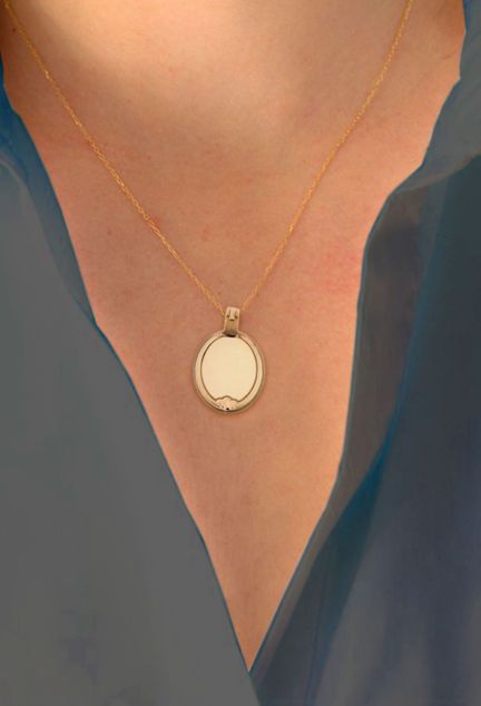 Chapa identidad oro 1ª ley 750 mmas. (18 k.) rfcia.025_H-00635 foto modelo femenino