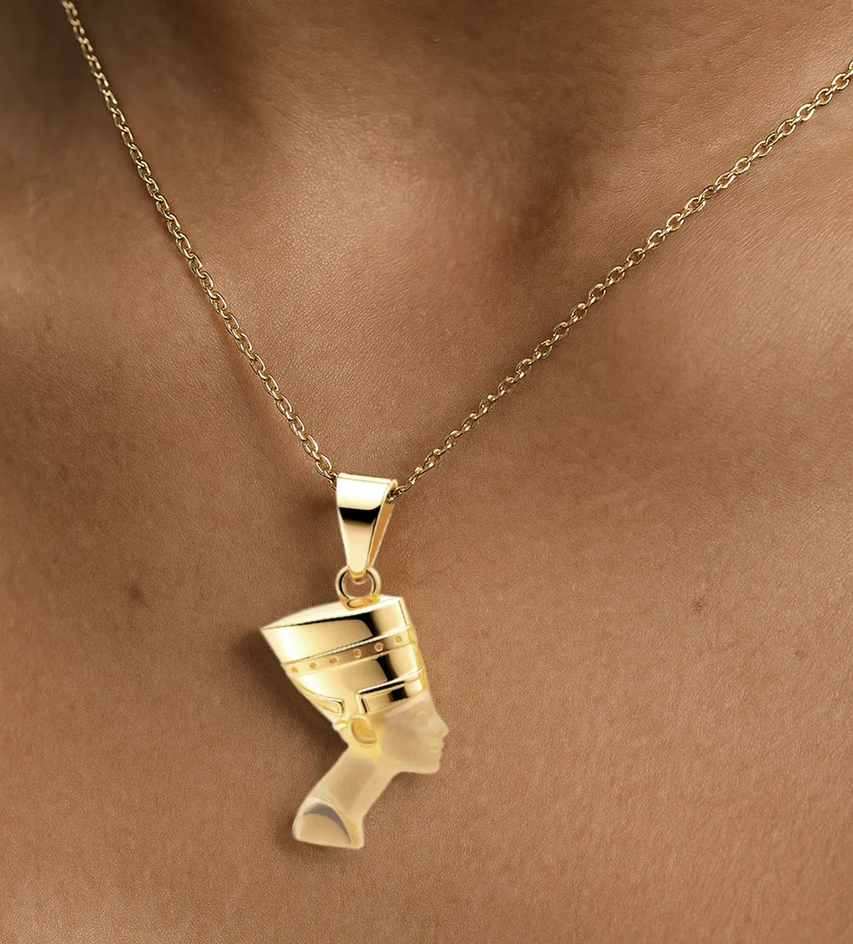 Colgante de oro 18K Nefertiti colgante de oro 18k nefertiti 001_011275 modelo escote