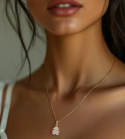 colgante-de-oro-18k-nina-con-circones-243_466-00035 modelo IA