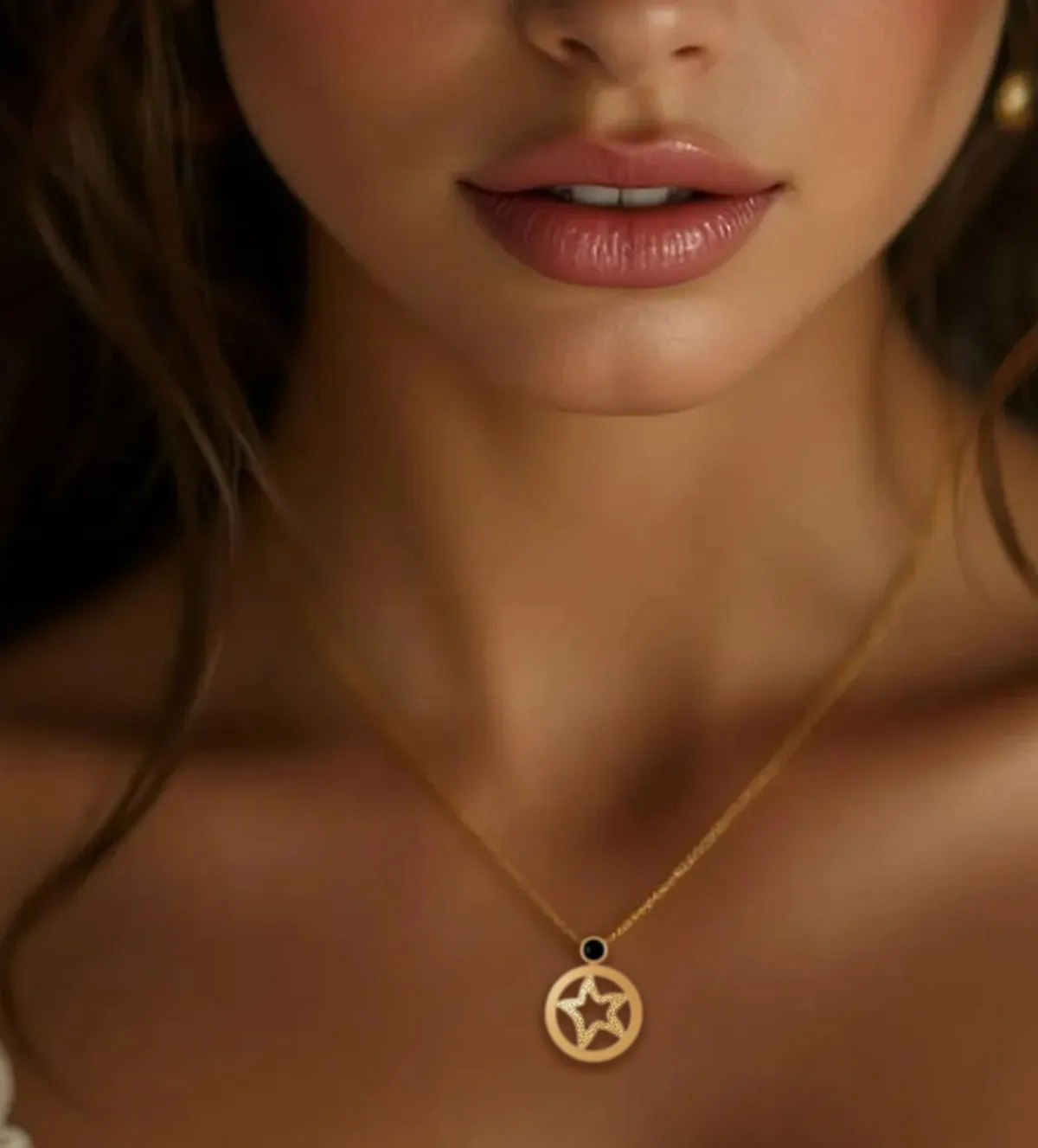 Colgante de oro amarillo 18K estrella y onix 067_P000100051-O colgante-de-oro-y-onix-067_P000100051-O modelo IA