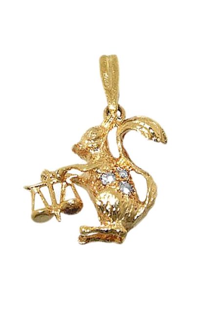 colgante horoscopo libra con ardilla sujetando la balanza precio especial muy barato en joyeria online