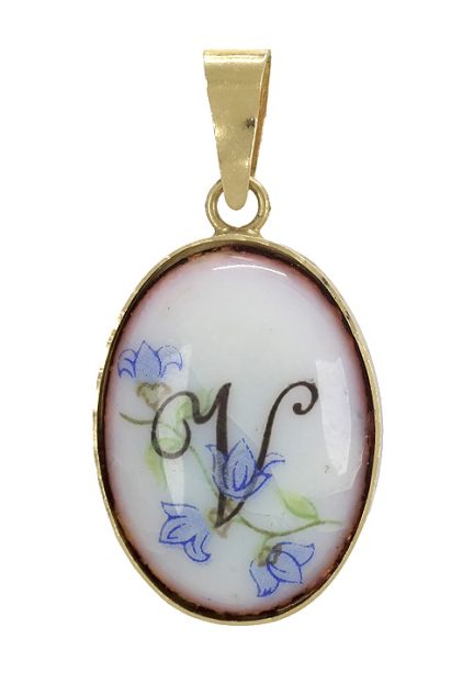 colgante de oro amarillo y porcelana con la inicial V 002_8463V