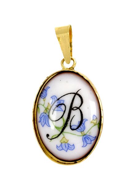 Colgante de porcelana en oro con inicial B - foto 04 - rfcia 002_8463B