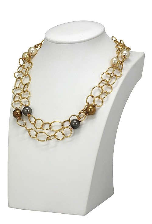 collar oro amarillo y perlas cultivadas foto en expositor 221_Z-3GR_02
