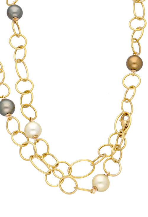 collar oro amarillo y perlas cultivadas foto en expositor 221_Z-3GR_02