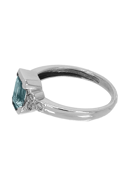 conjunto sortija y pendientes aguamarina y diamantes detalle sortija tumbada 204_1614_02