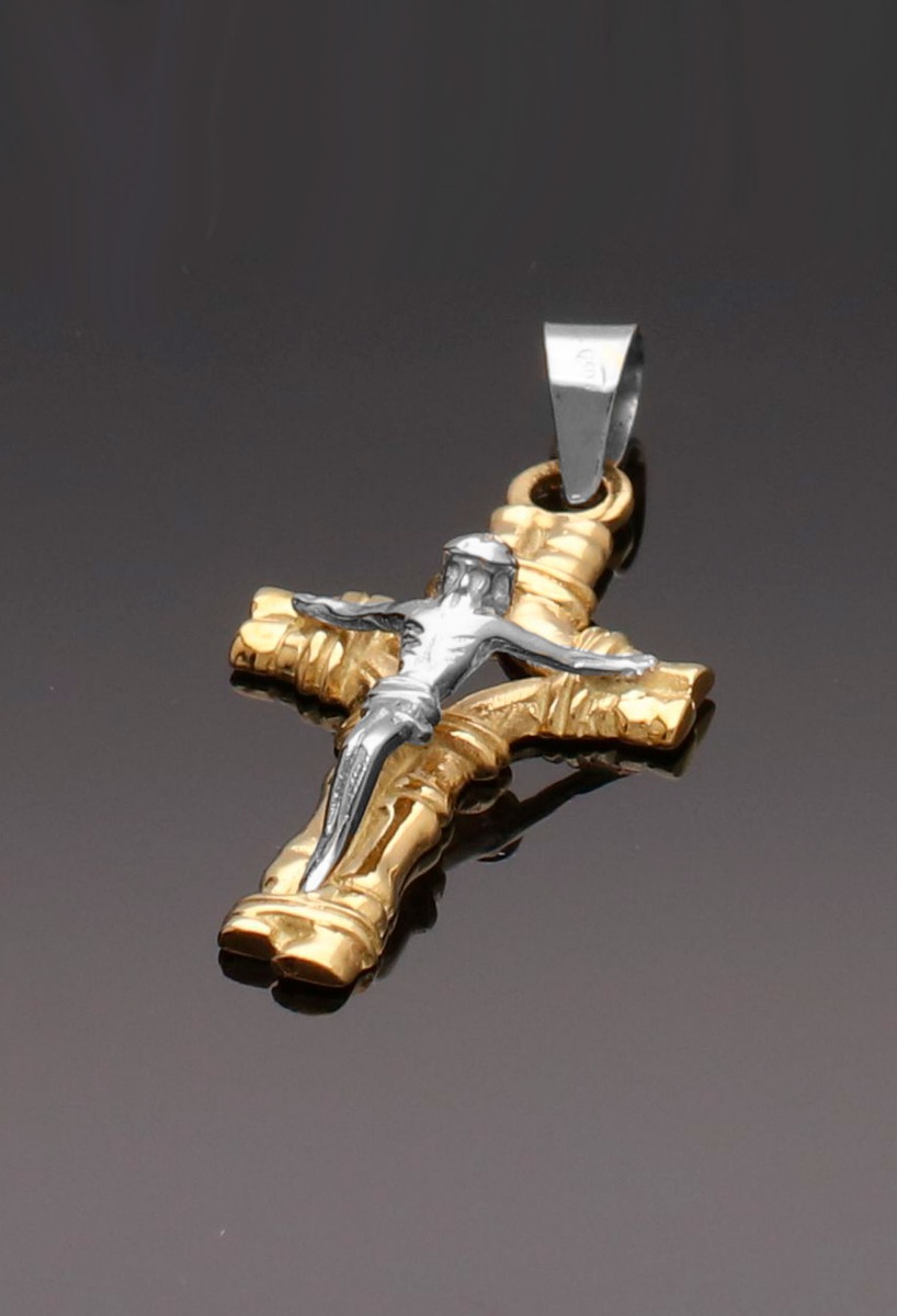 Cruz de oro bicolor con Cristo en relieve 146_4131 fondo negro