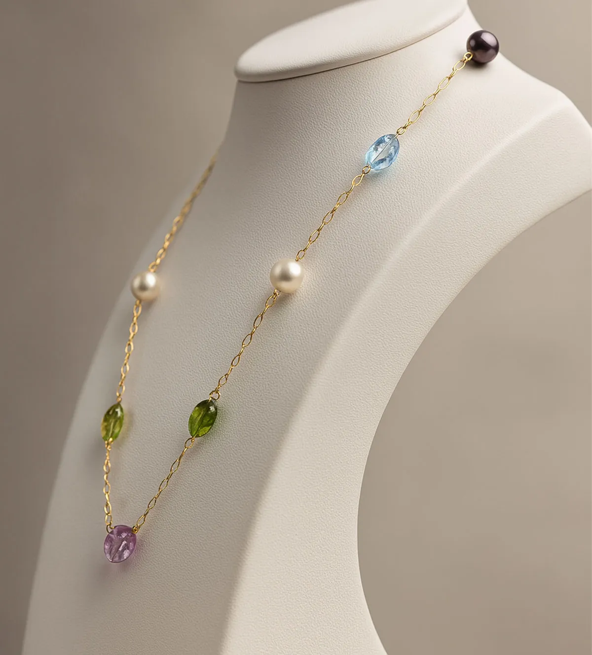 Gargantilla de oro 18K perlas y cuarzos 007_13427 gargantilla de oro 18k con cuarzos de colores 007_13427_00 toma RRSS