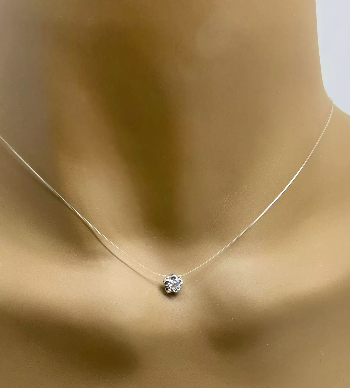 Gargantilla de oro motivo flor colgando de nylon "SoloTÚ" Gargantilla de oro motivo flor colgando de nylon "SoloTÚ" - Imagen 4