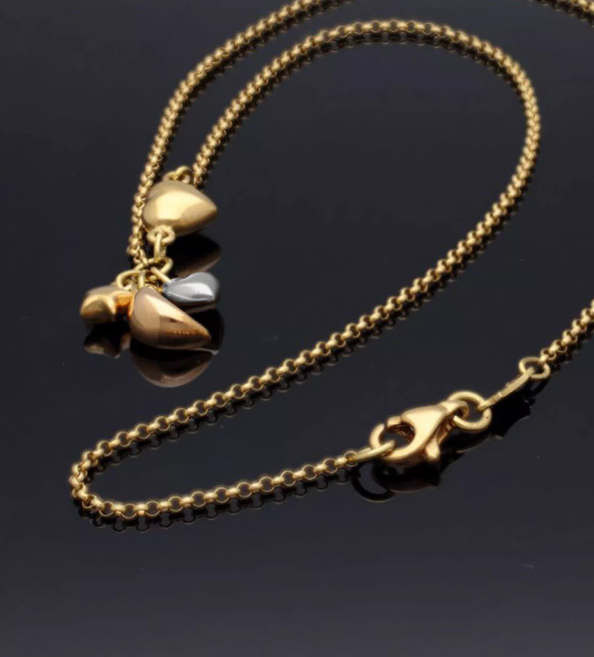 Gargantilla de oro TRILOGIA COSMICA gargantilla de oro motivo trilogia cosmica vista sin retoque