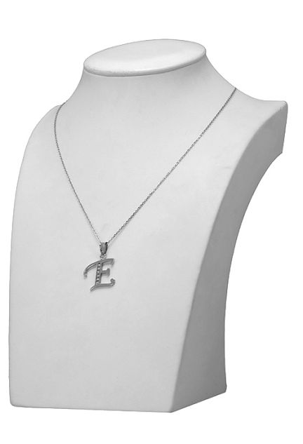 gargantilla de plata motivo inicial E con circonitas foto expositor 022_CON77007-E_01