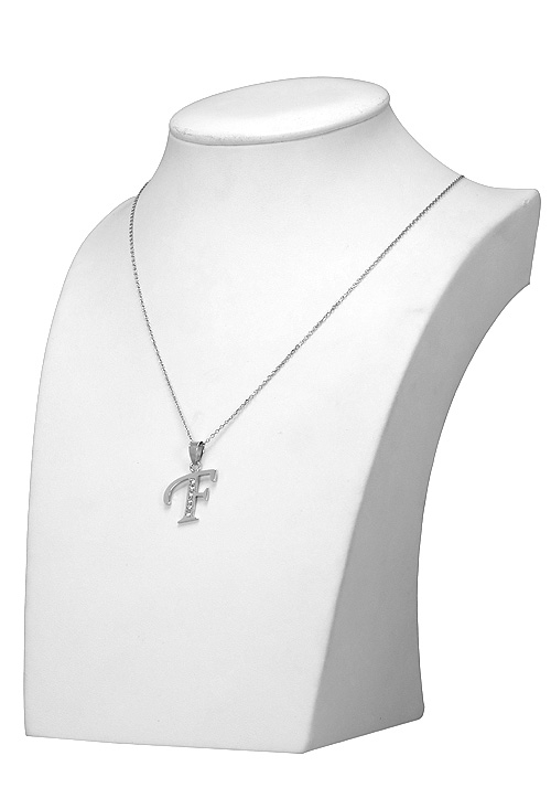 Gargantilla plata motivo inicial F. 022_CON77007-F gargantilla plata cadena con inicial f vista expositor 022_CON77007-F_01