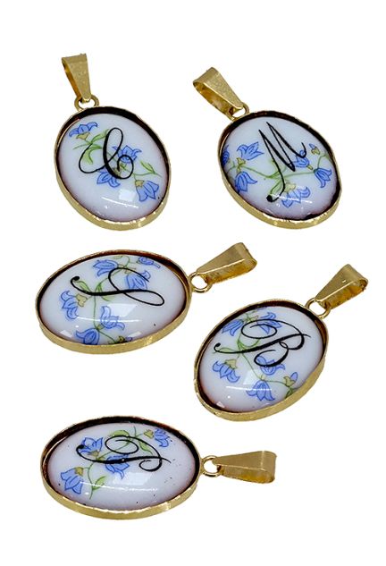 Inicial P de oro y porcelana - foto 3 - rfcia.002_8463P