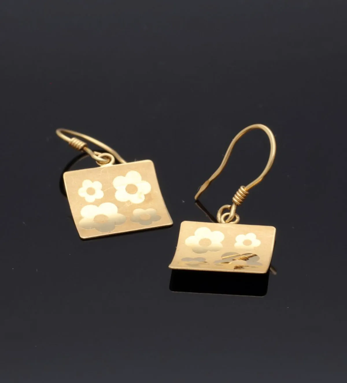 Pendientes de oro 18K 002_51637-P pendientes-de-oro-18k-largos-mate-brillo-002_51637-P toma sin retoque