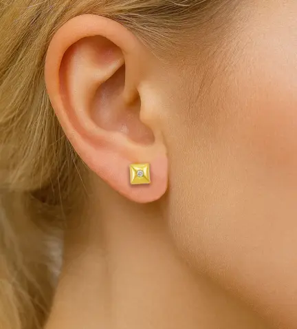 pendientes-de-oro-con-brillante-052_023-P. modelo