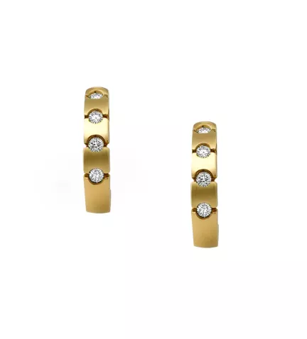 pendientes de oro con diamantes toma frontal Damon and Co