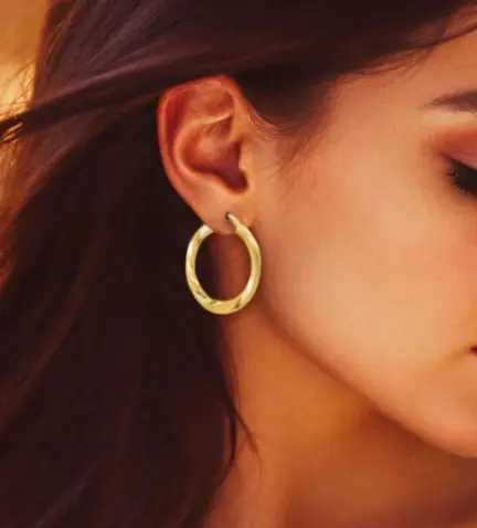 pendientes-de-oro-criollas-chanela-rizada-083_SE018 modelo IA