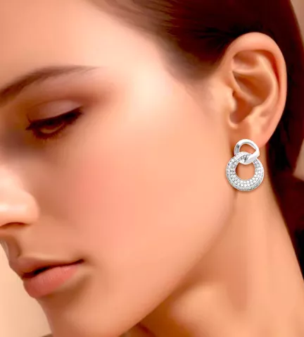 pendientes de plata y circones Union foto con modelo