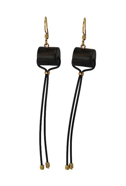 Pendientes para chica, largos, oro amarillo, madera ebano y caucho - foto 3 - rfcia.002_51612-P