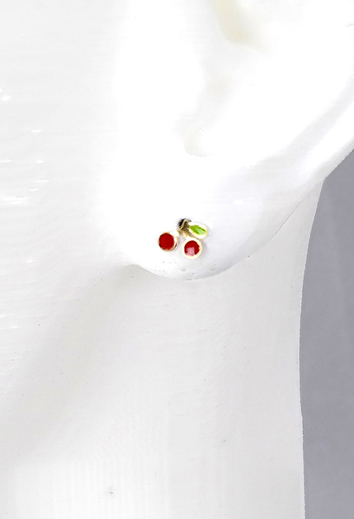 Pendientes de oro para niña cerezas 002_53228-P pendientes de oro racemo de cerezas esmaltados en colores rojo y verde foto modelo 002_53228-P_02
