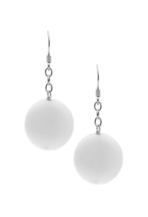 Pendientes largos plata y ágata blanca pendientes largos de plata con agata blanca foto para joyeria online toma frontal