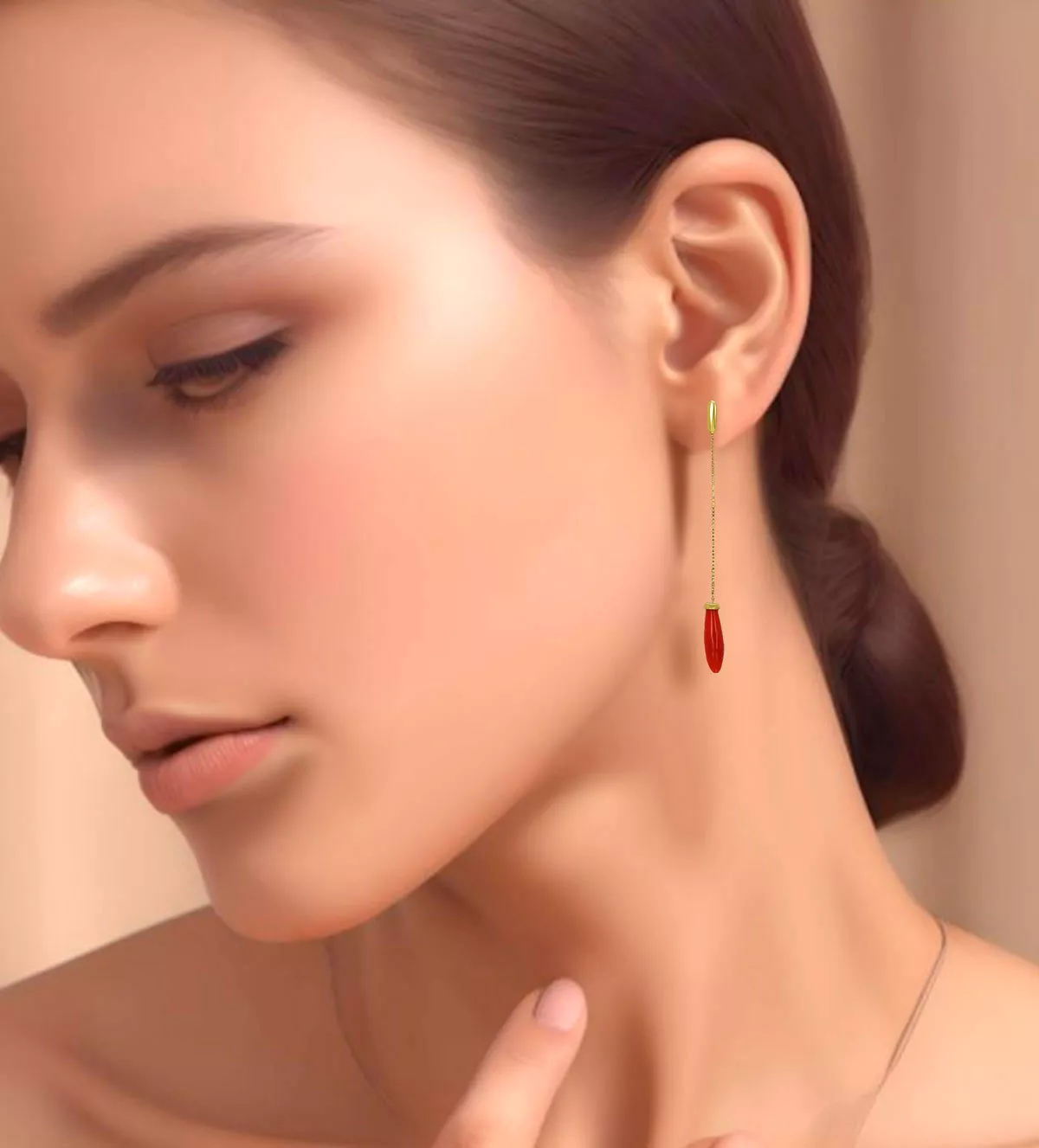 Pendientes de oro 18k y coral fino "Atolón" pendientes de oro y coral fino Atolón con modelo femenino