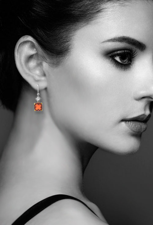 Pendientes largos oro bicolor con citrino rojo y circonita. 146_H107-CR pendientes largos de oro blanco y amarillo con cuarzo de color facetado y circon cuadrado fotografia modelo