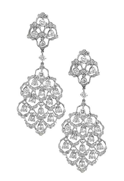 pendientes largos oro blanco 18 kilates con diamantes diseño tipo art deco indicados para ocasiones especiales también novia 083_tb8976