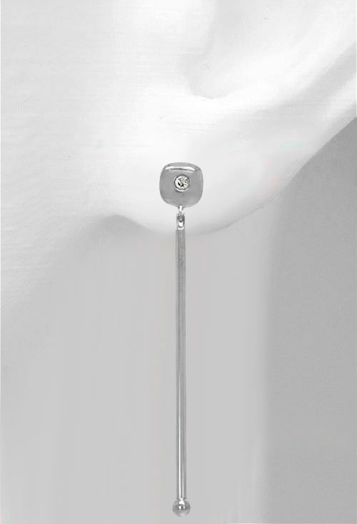 Pendientes largos oro blanco con diamantes 192_Z1390B pendientes largos oro blanco 18 kilates con diamantes foto maniqui precio oferta en joyeria online