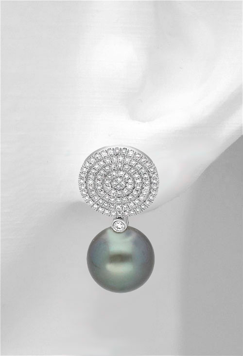 pendientes oro blanco con perlas cultivadas tahiti y diamantes talla brillante vista maniqui