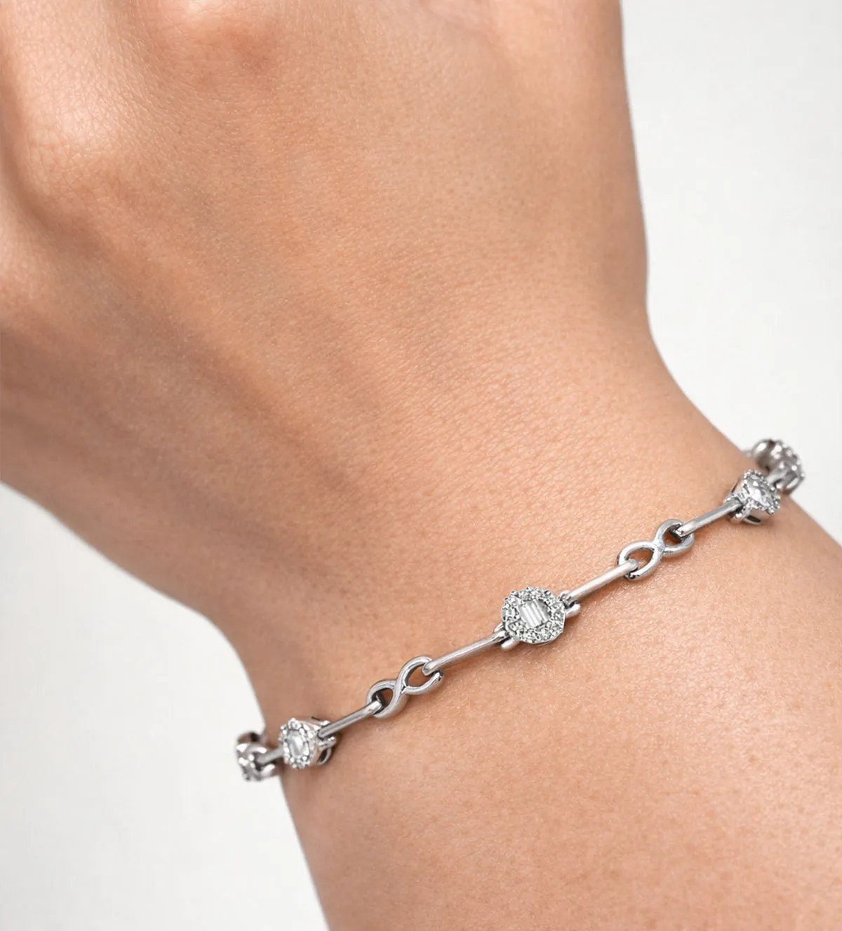 Pulsera de oro blanco 18k con diamantes 210_020-886 Pulsera de oro blanco 18k con diamantes 210_020-886 - Imagen 5