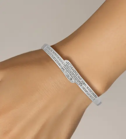 pulsera-de-oro-blanco-con-diamantes-baguette-082_12513P modelo