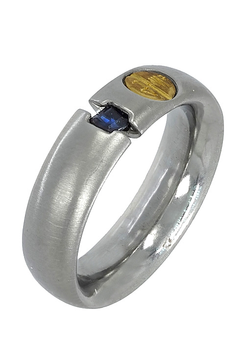 anillo de acero y oro con zafiro fino 142_0382-1B