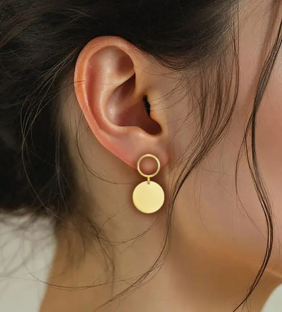 Pendientes de oro 18L disco y circulo 030_EC-56 pendientes de oro 18k circulo y disco 030_EC-56 modelo mujer